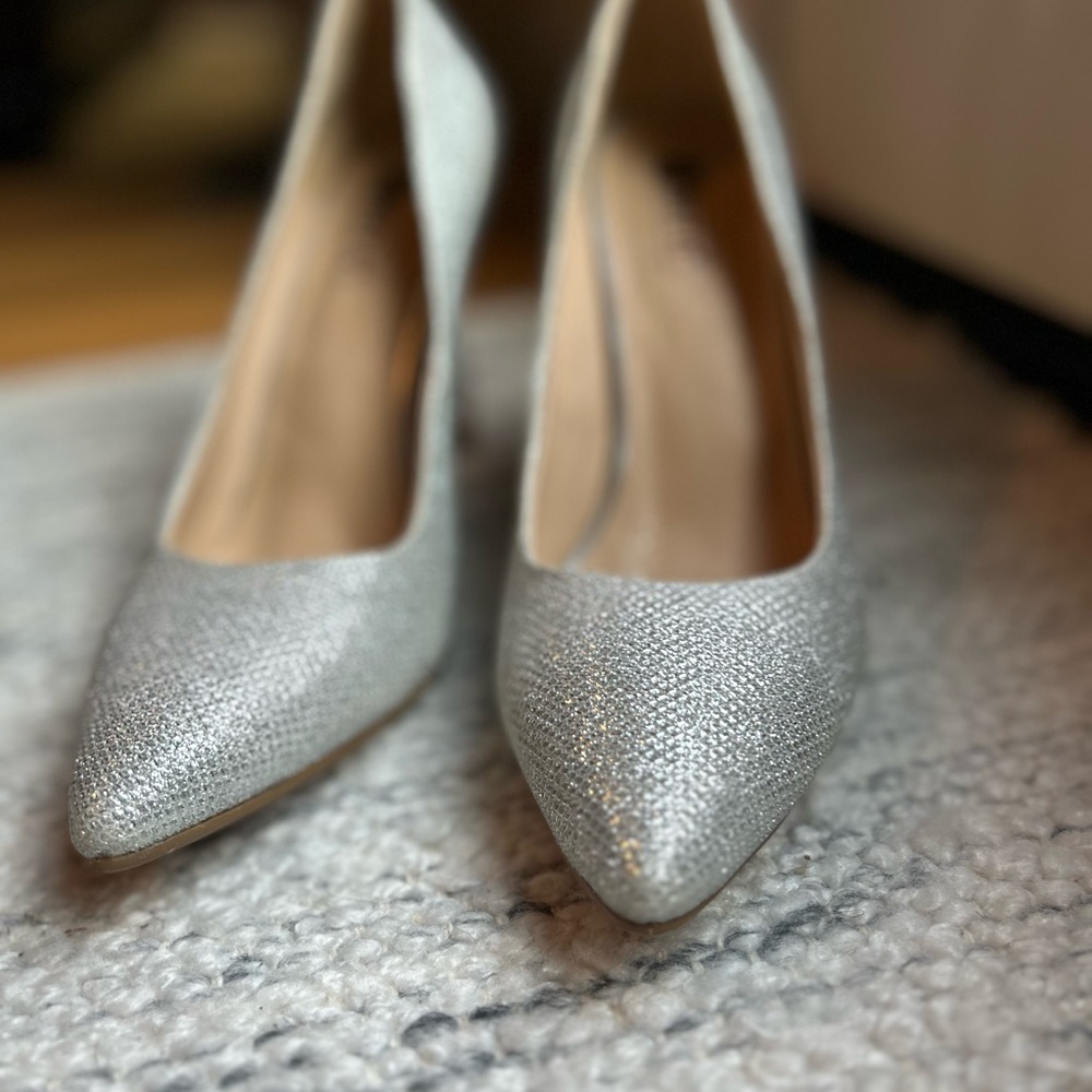 IDIFU Women’s Silver Glitter Formal Stiletto Heels Office Wedding - Picture 11 of 11